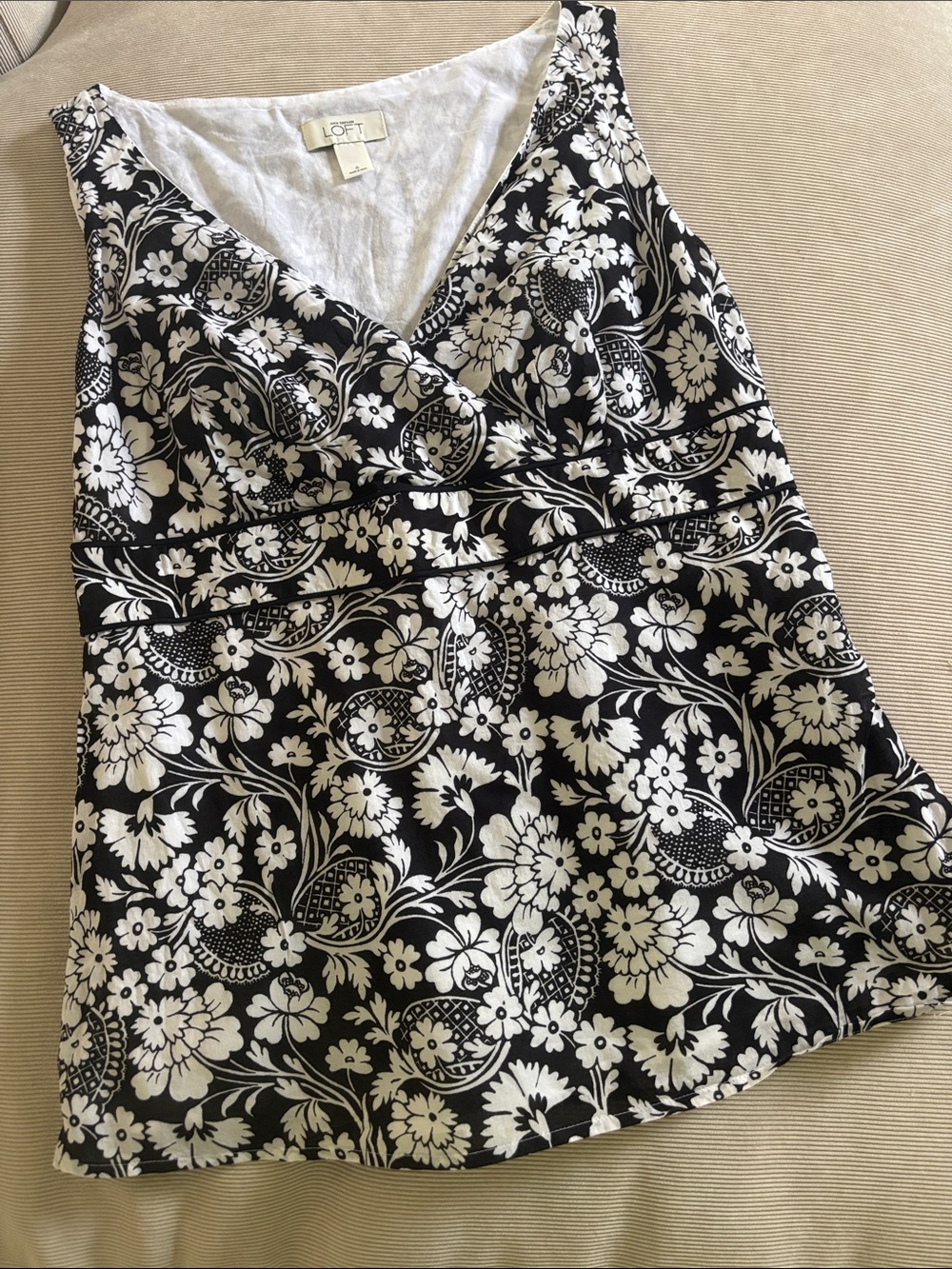 LOFT Black and White Floral V-Neck Camisole